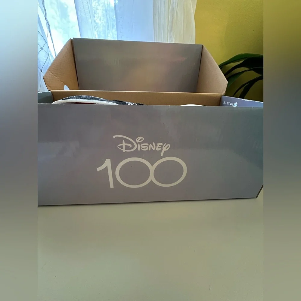 Vans Disney 100 year anniversary sneakers - Picture 14 of 14